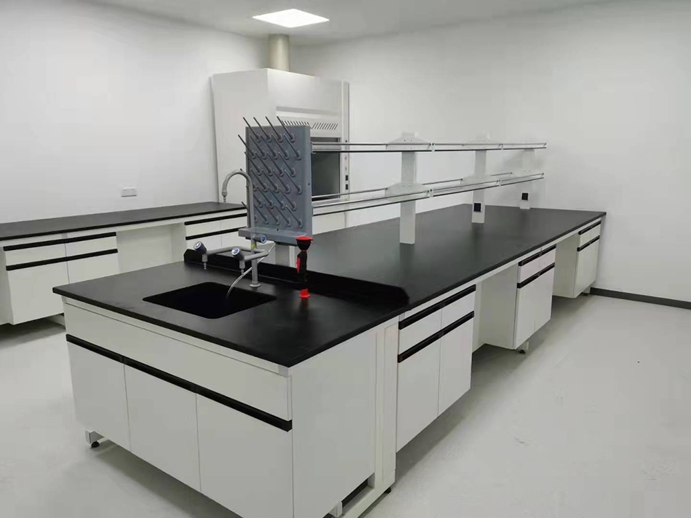 鋼木中央實驗臺帶水池